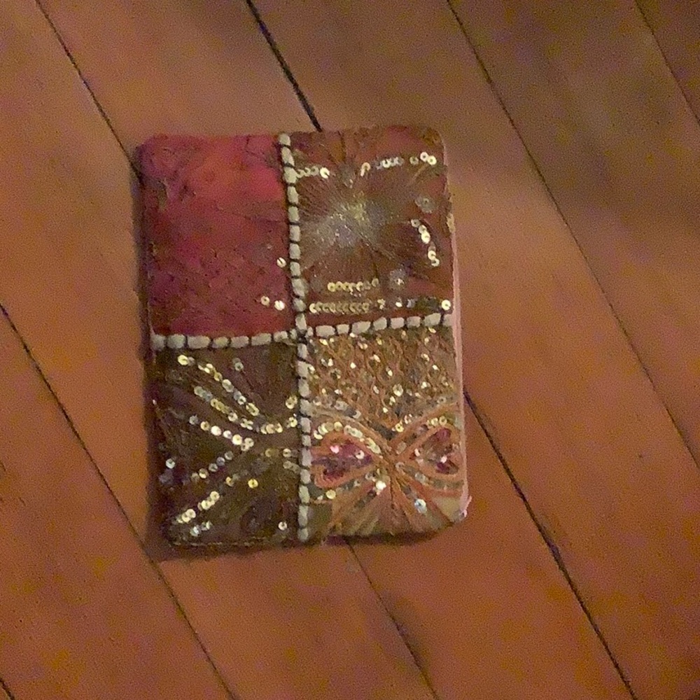 Embellished coin purse zippered